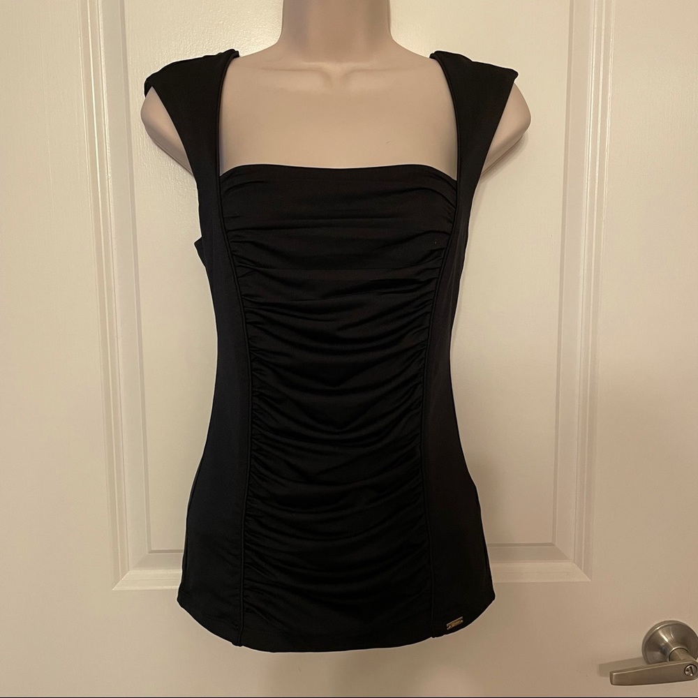 Guess top. Size S